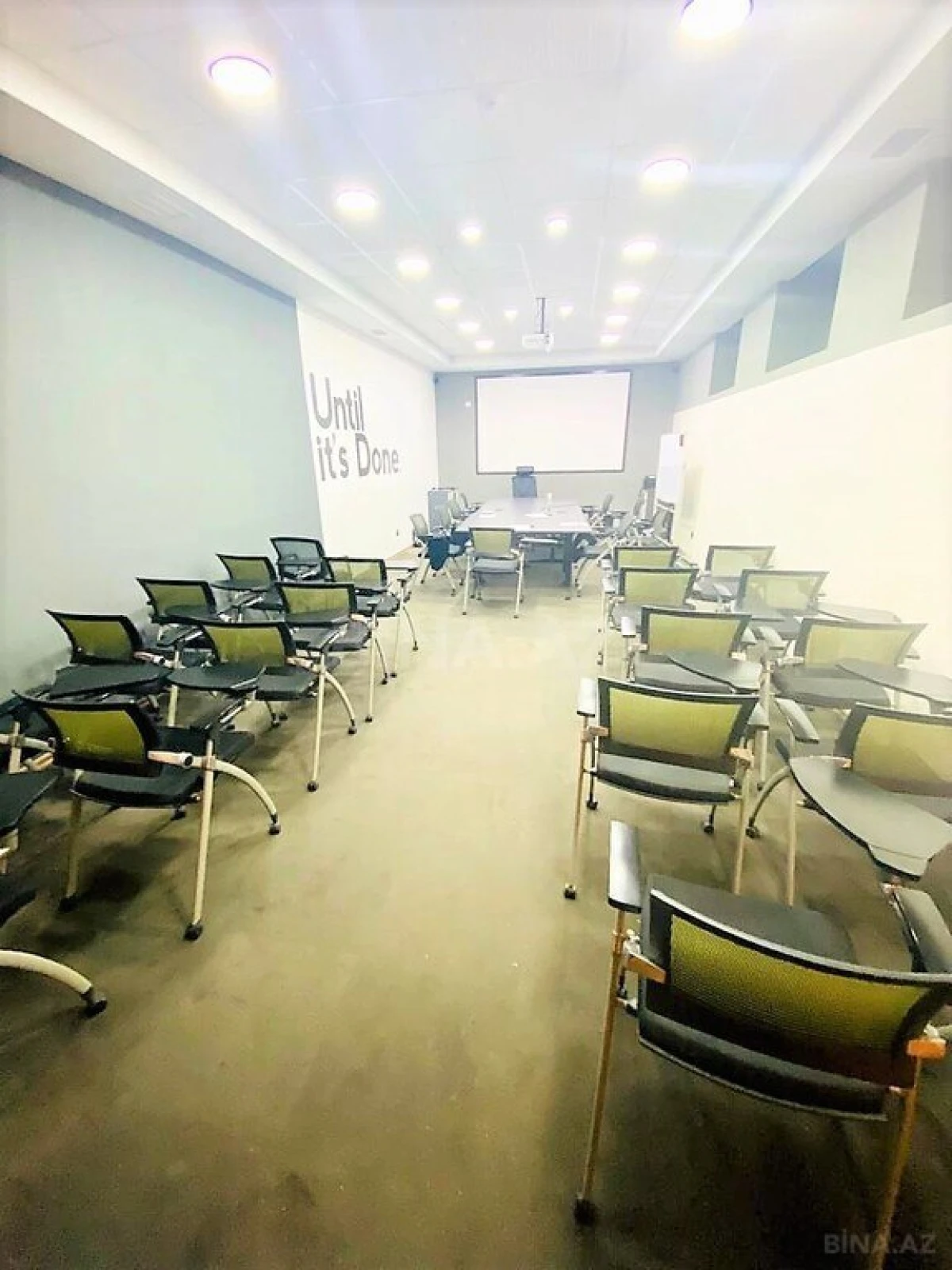 Kirayə verilir 12 otaqlı ofis 870 m²