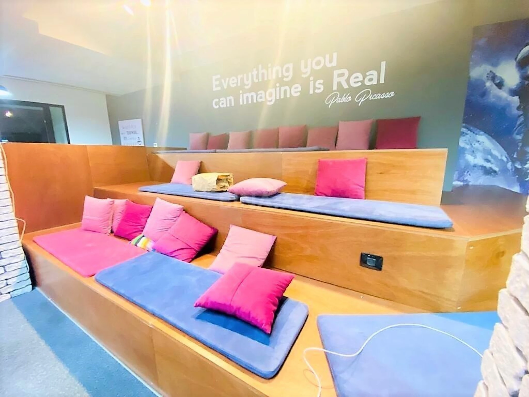 Kirayə verilir 12 otaqlı ofis 870 m²