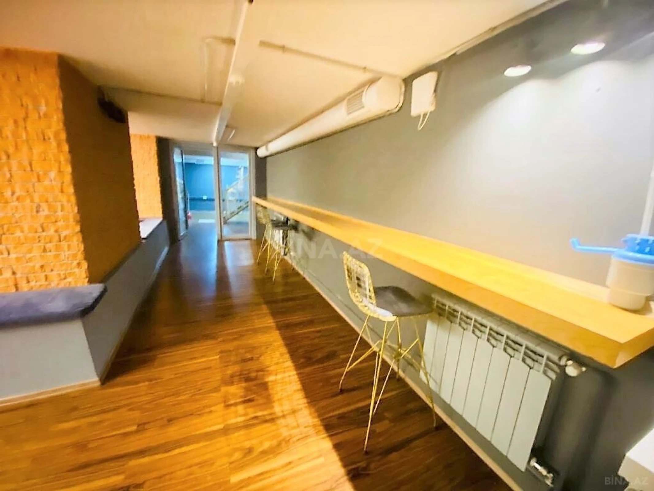 Kirayə verilir 12 otaqlı ofis 870 m²