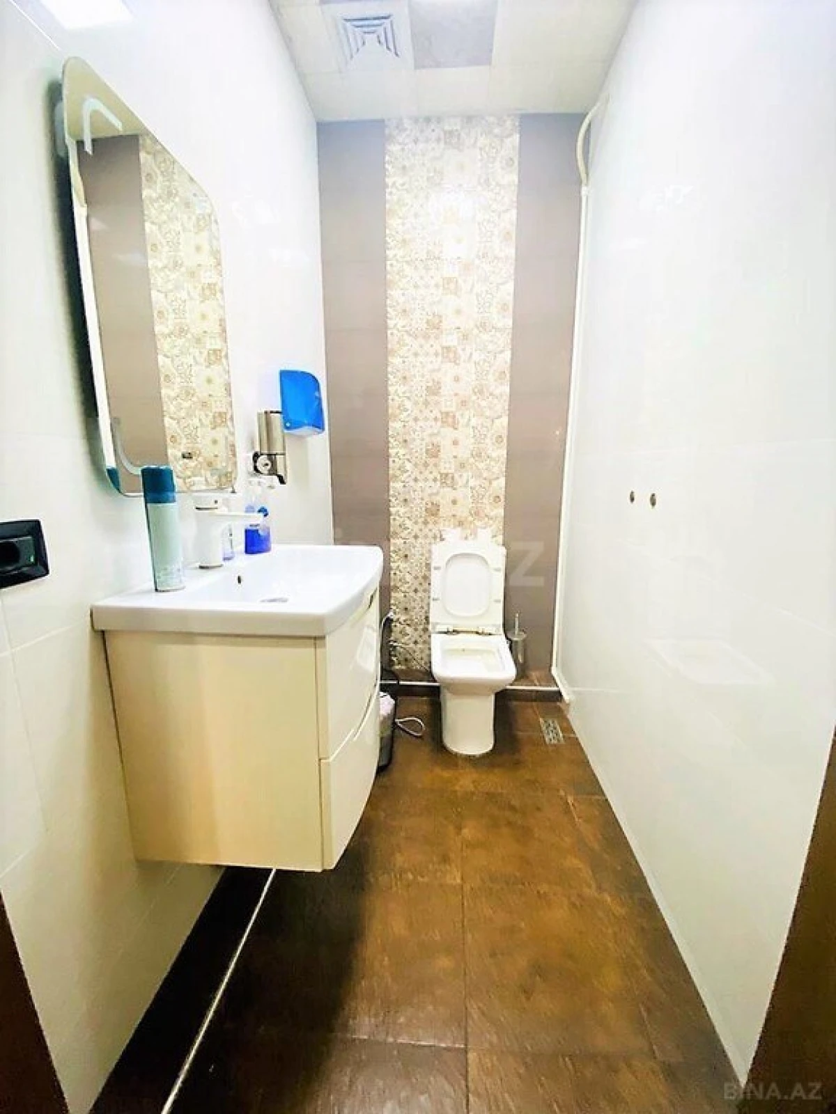 Kirayə verilir 12 otaqlı ofis 870 m²