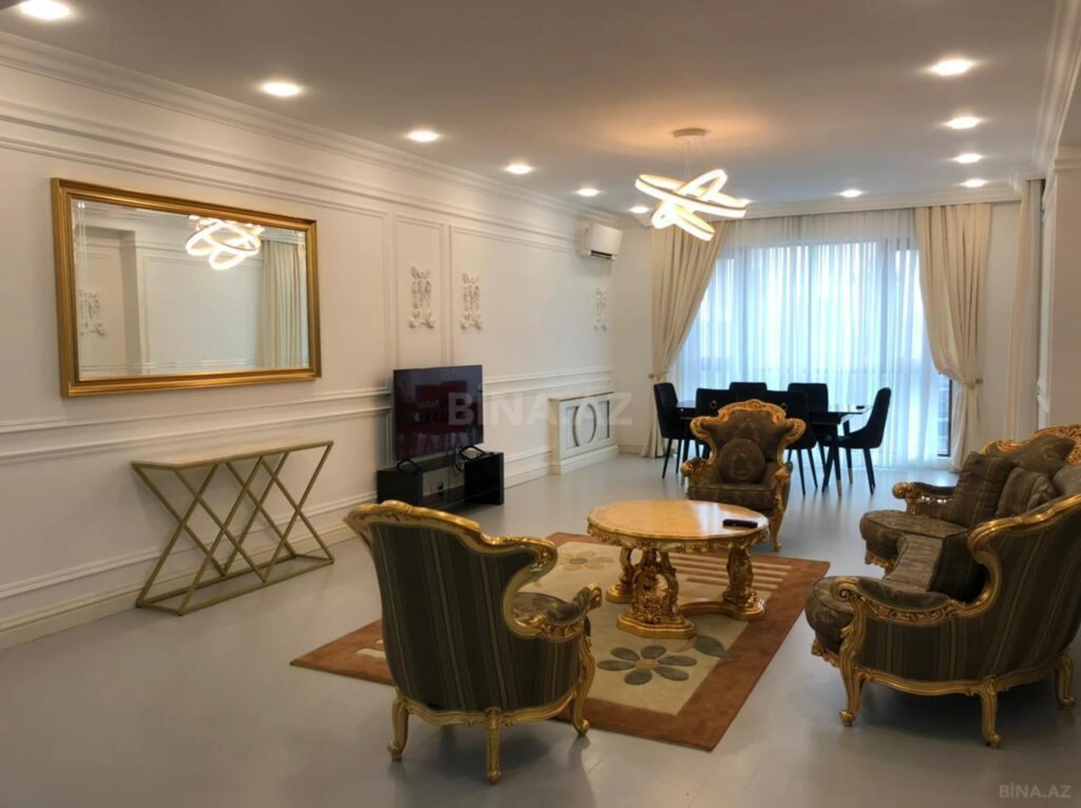 Satılır 4 otaqlı mənzil 250 m²