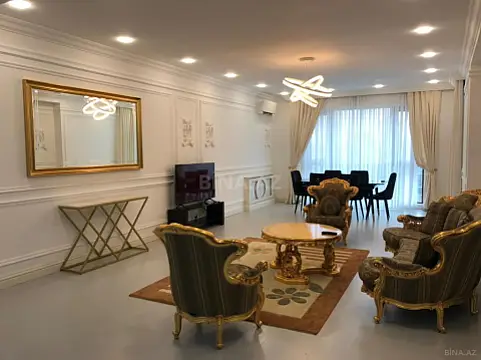 Satılır 4 otaqlı mənzil 250 m²