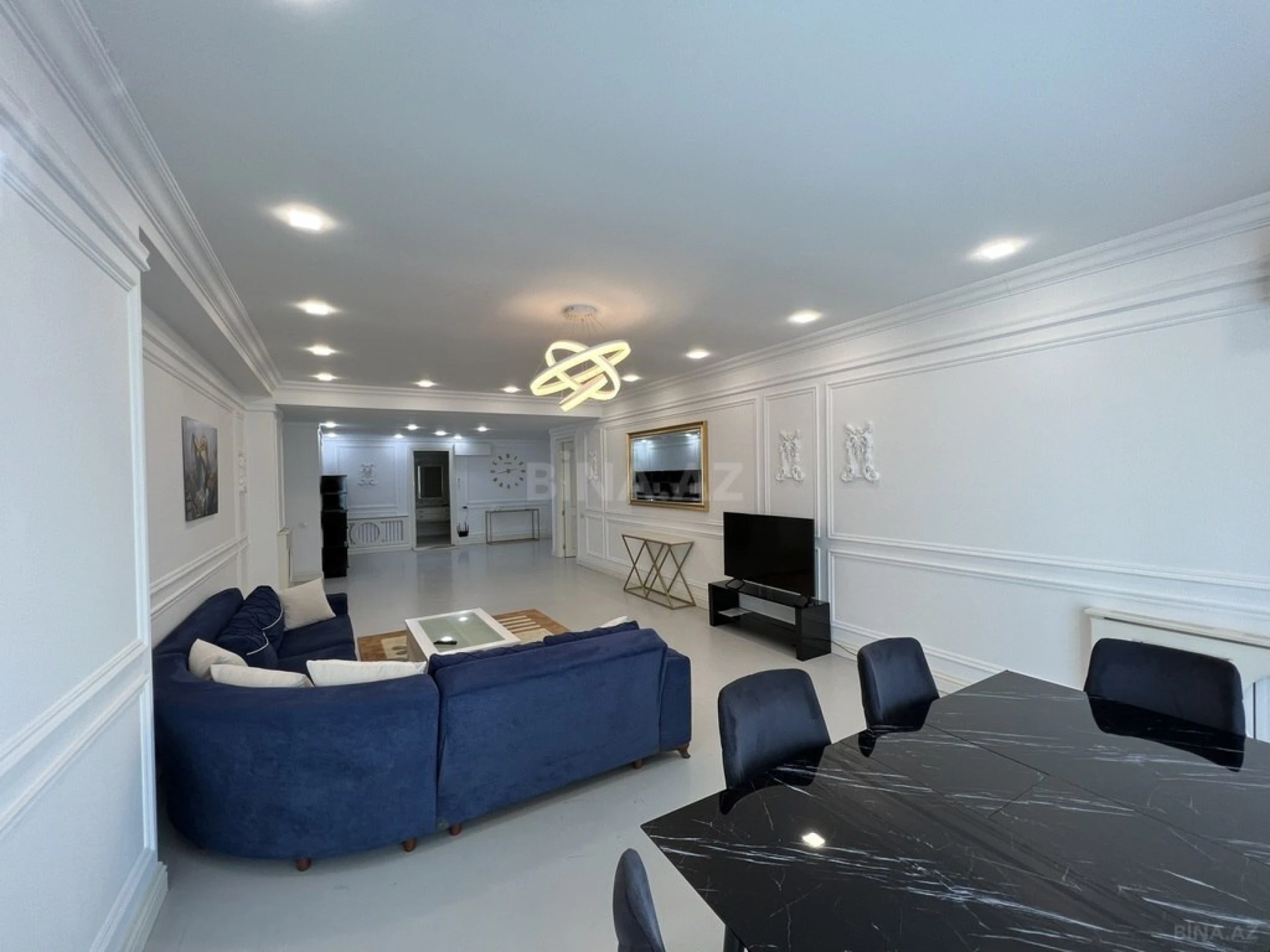 Satılır 4 otaqlı mənzil 250 m²