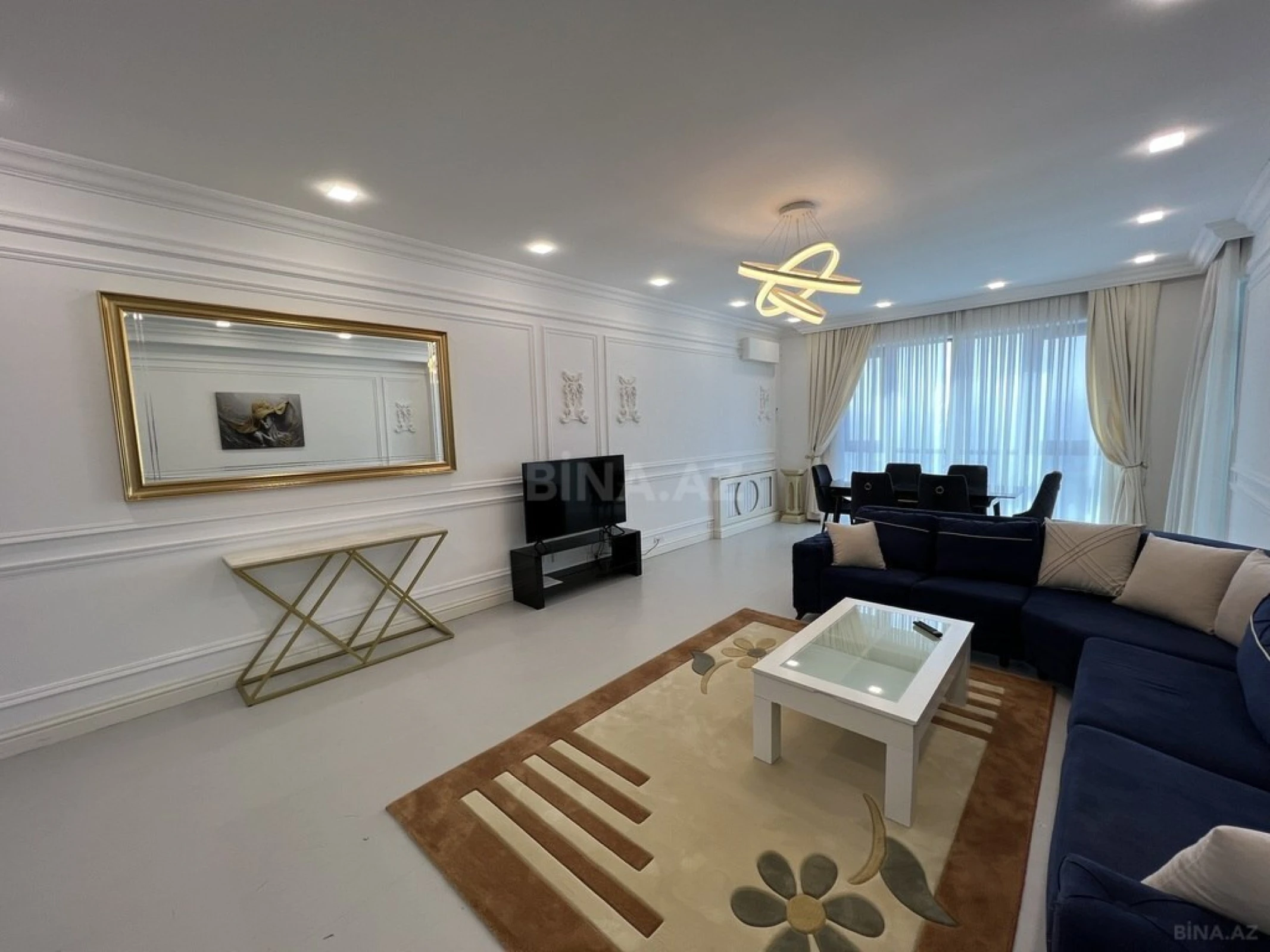 Satılır 4 otaqlı mənzil 250 m²