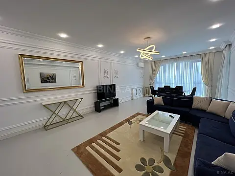 Satılır 4 otaqlı mənzil 250 m²