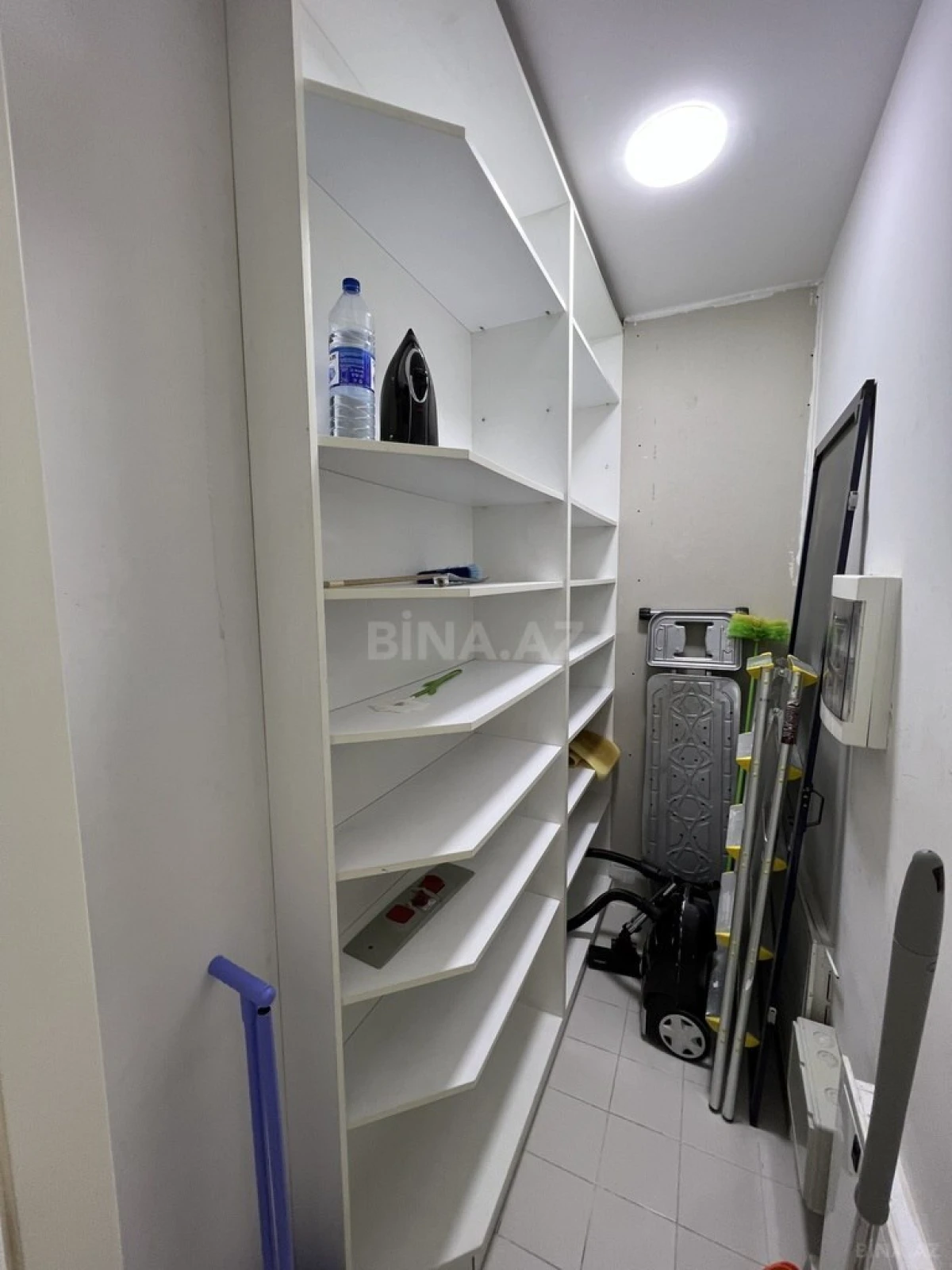 Satılır 4 otaqlı mənzil 250 m²