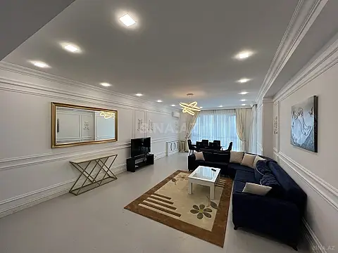 Satılır 4 otaqlı mənzil 250 m²
