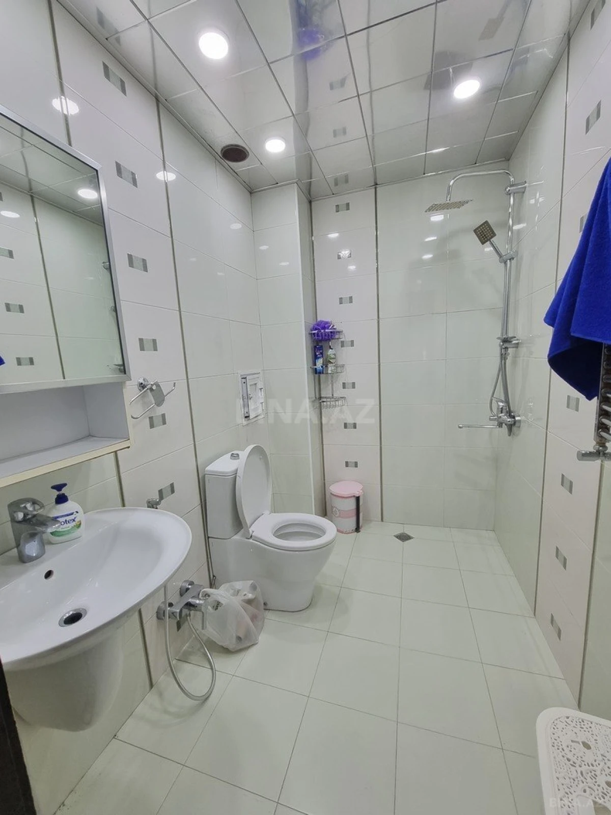 Satılır 4 otaqlı mənzil 200 m²