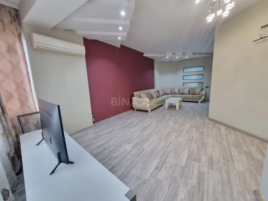 Satılır 4 otaqlı mənzil 200 m²