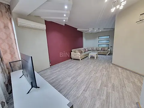 Satılır 4 otaqlı mənzil 200 m²