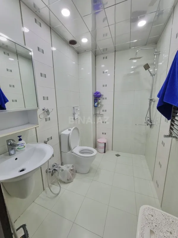 Satılır 4 otaqlı mənzil 200 m²