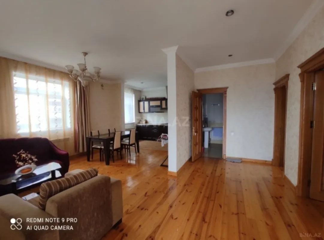 Satılır 6 otaqlı həyət evi 200 m²