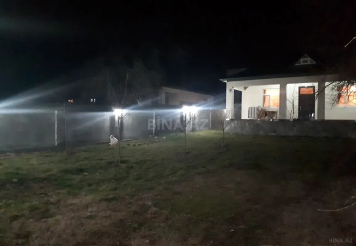 Satılır 6 otaqlı həyət evi 200 m²