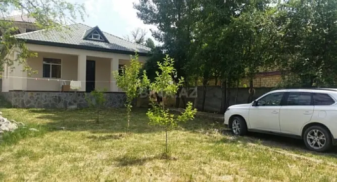 Satılır 6 otaqlı həyət evi 200 m²