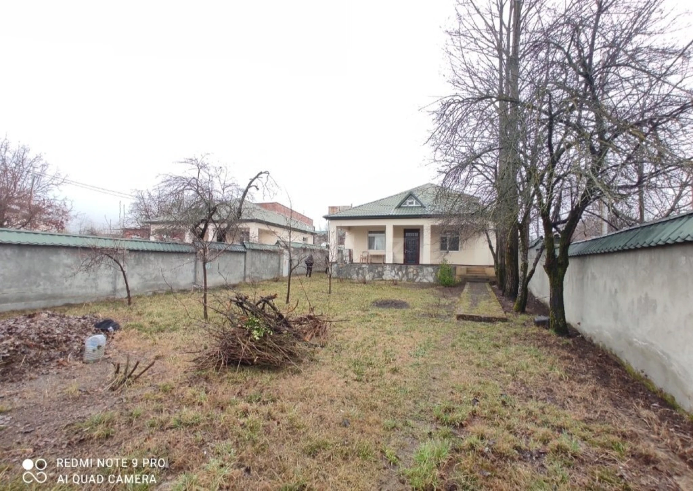 Satılır 6 otaqlı həyət evi 200 m²