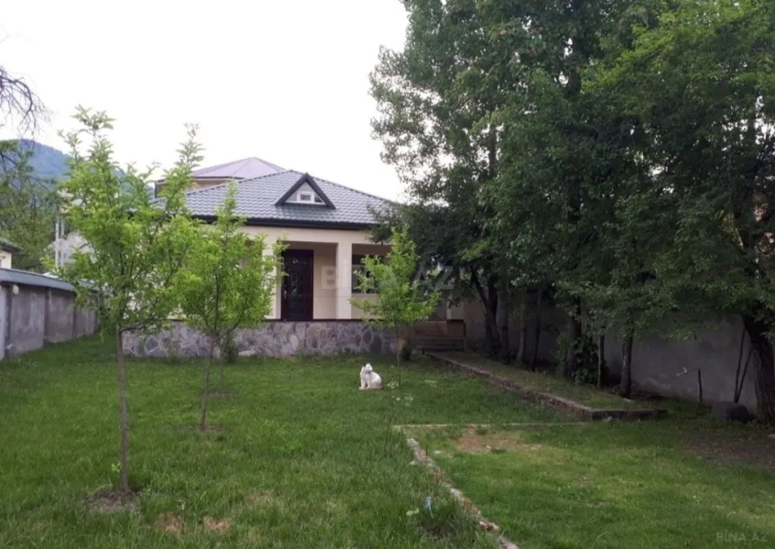 Satılır 6 otaqlı həyət evi 200 m²