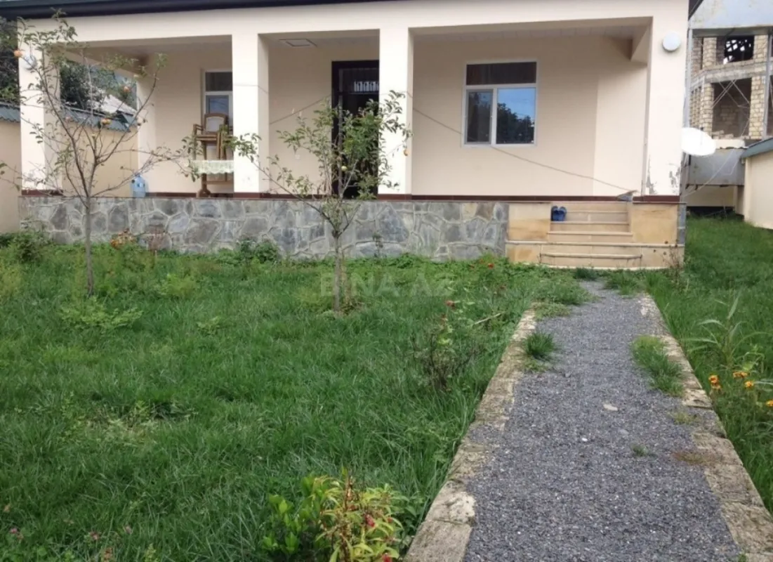 Satılır 6 otaqlı həyət evi 200 m²