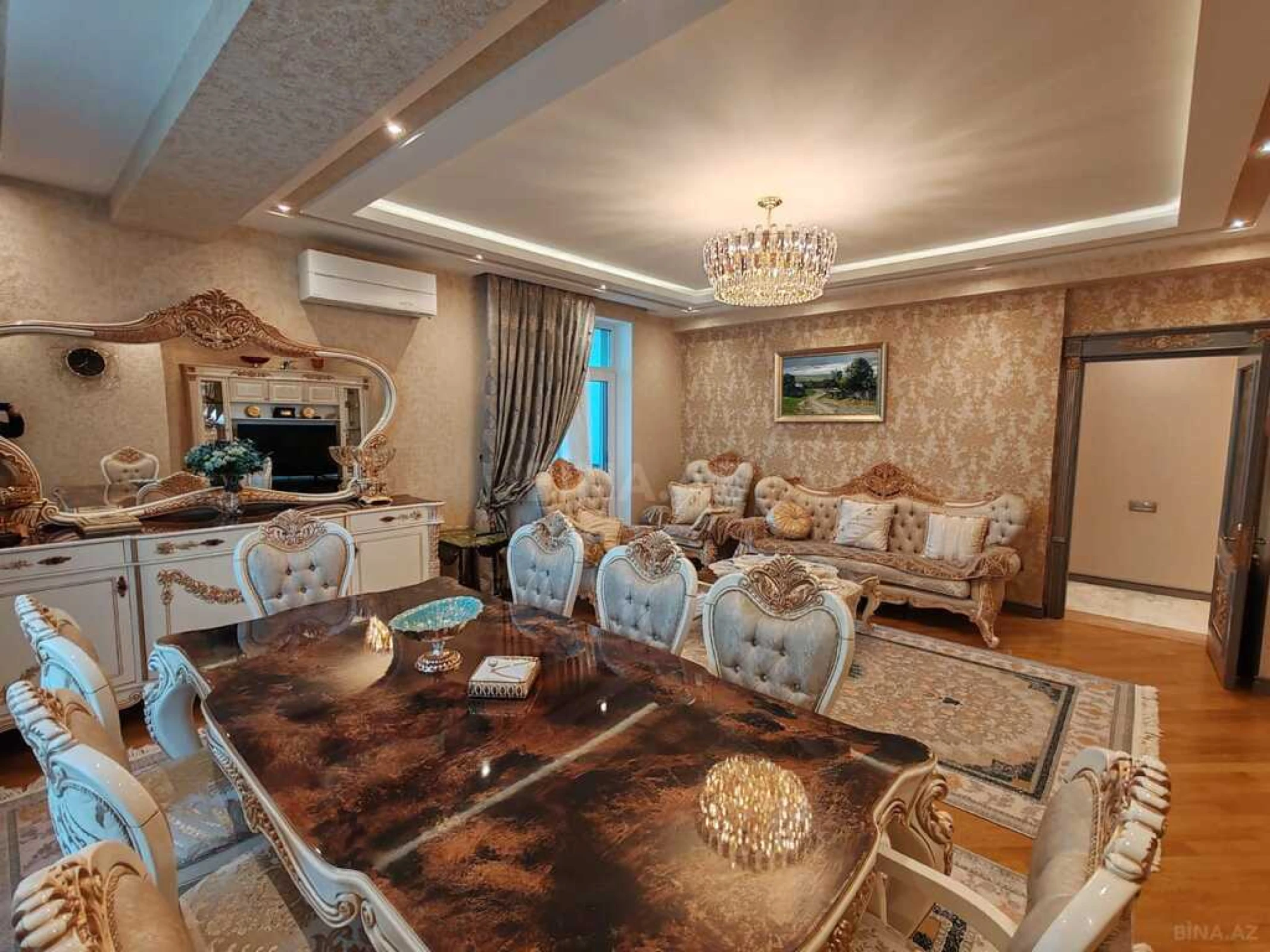 Satılır 5 otaqlı mənzil 223 m²