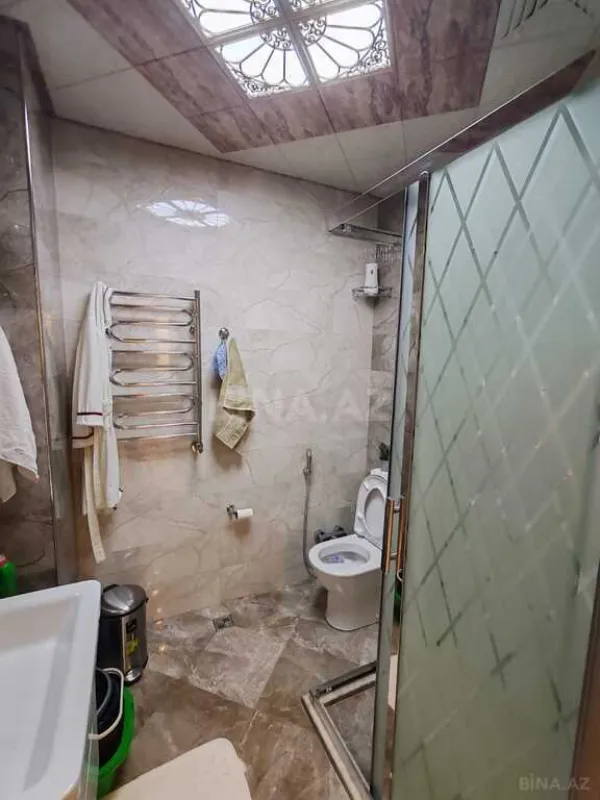 Satılır 5 otaqlı mənzil 223 m²