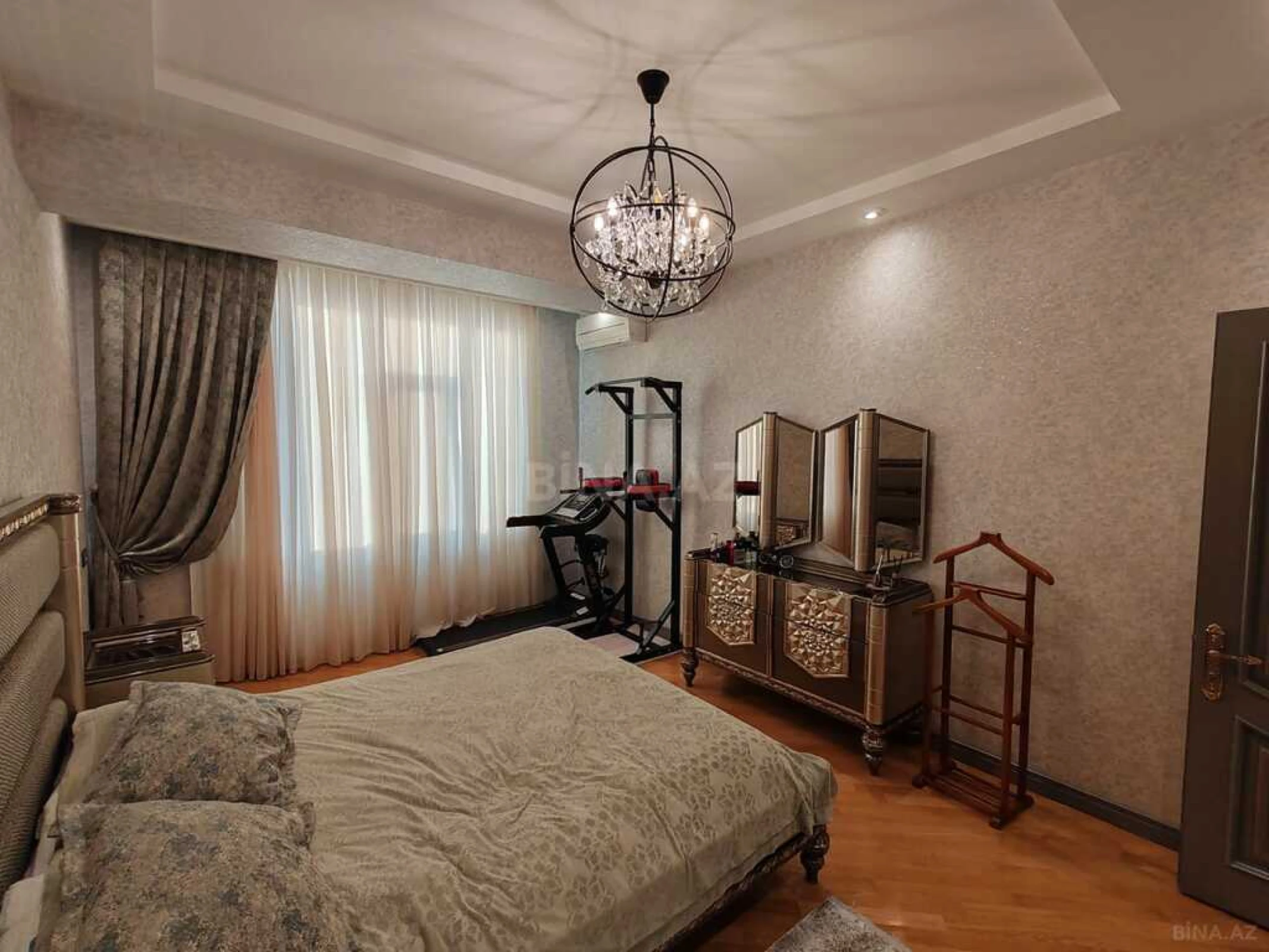 Satılır 5 otaqlı mənzil 223 m²