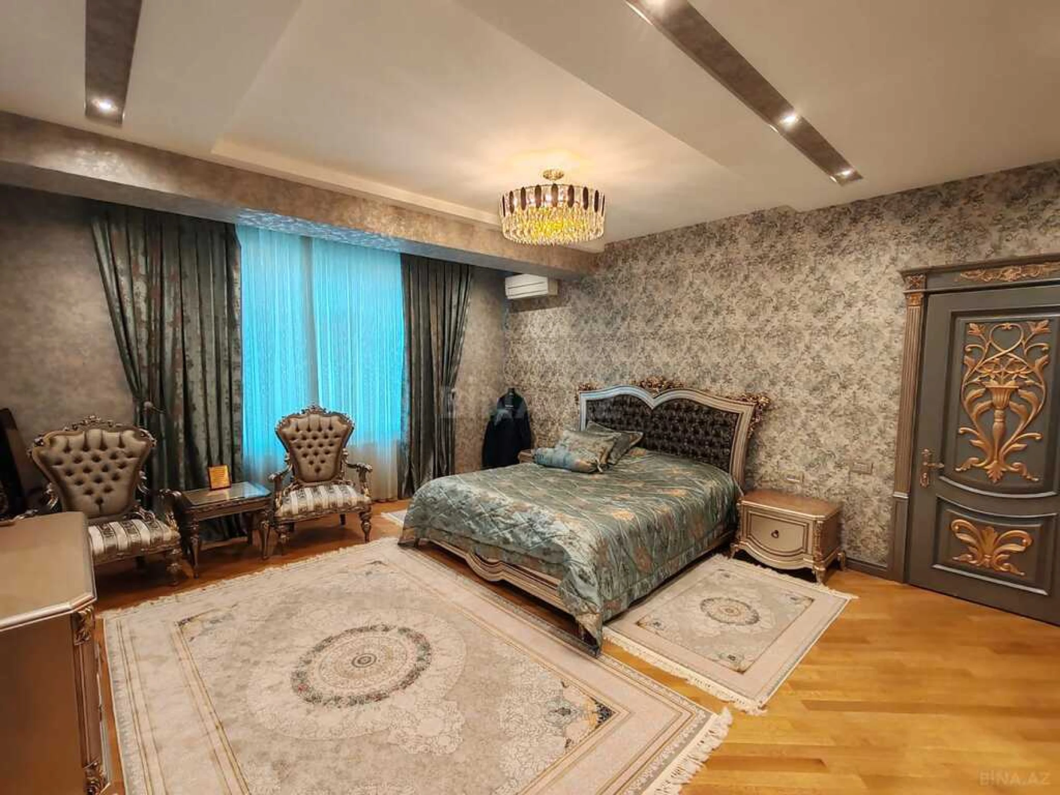 Satılır 5 otaqlı mənzil 223 m²