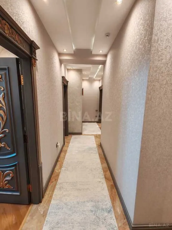 Satılır 5 otaqlı mənzil 223 m²