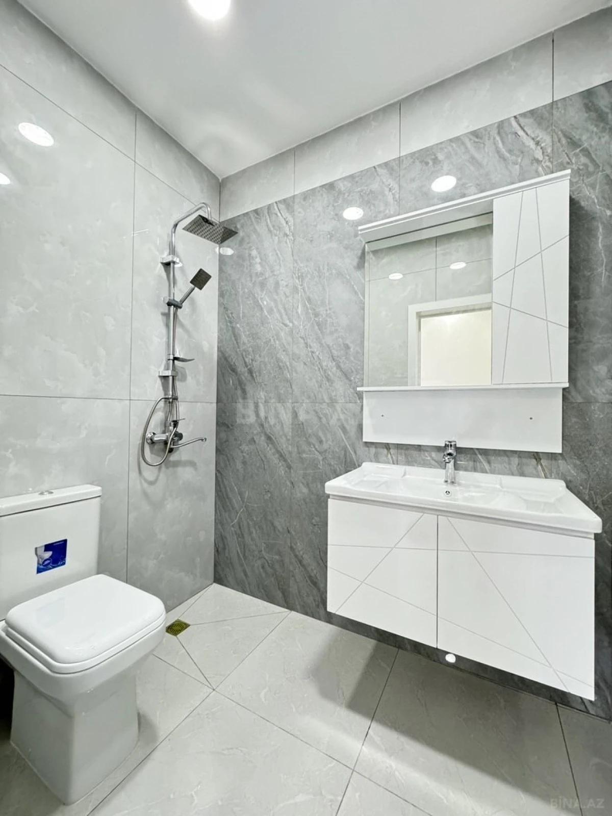 Satılır 4 otaqlı həyət evi 145 m²