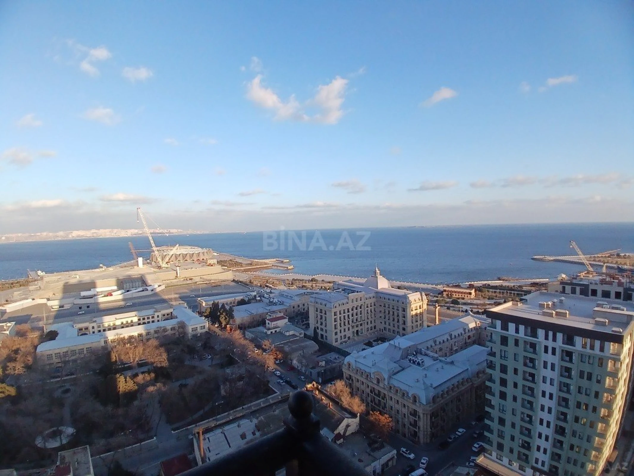 Satılır 3 otaqlı mənzil 153 m²