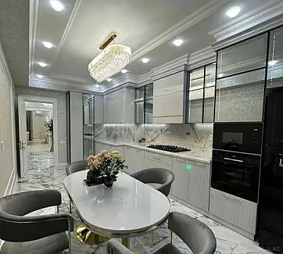 Satılır 4 otaqlı mənzil 190 m²