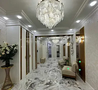 Satılır 4 otaqlı mənzil 190 m²