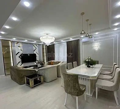 Satılır 4 otaqlı mənzil 190 m²