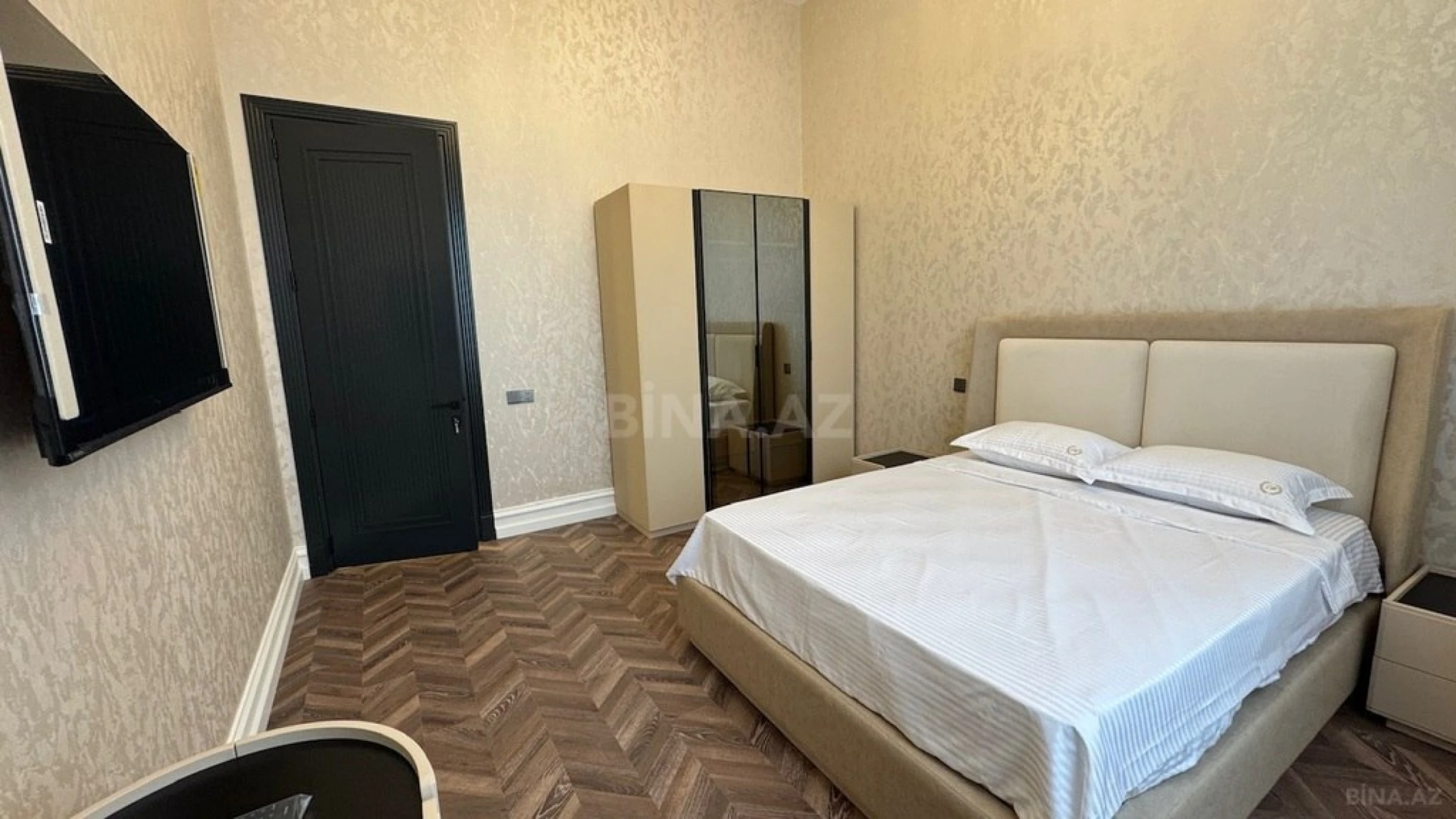 Satılır 5 otaqlı həyət evi 280 m²