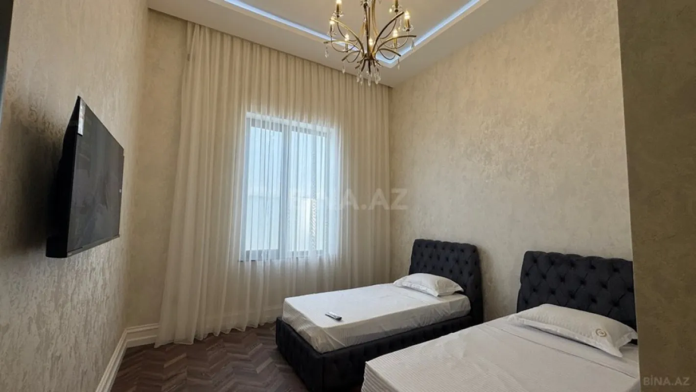 Satılır 5 otaqlı həyət evi 280 m²