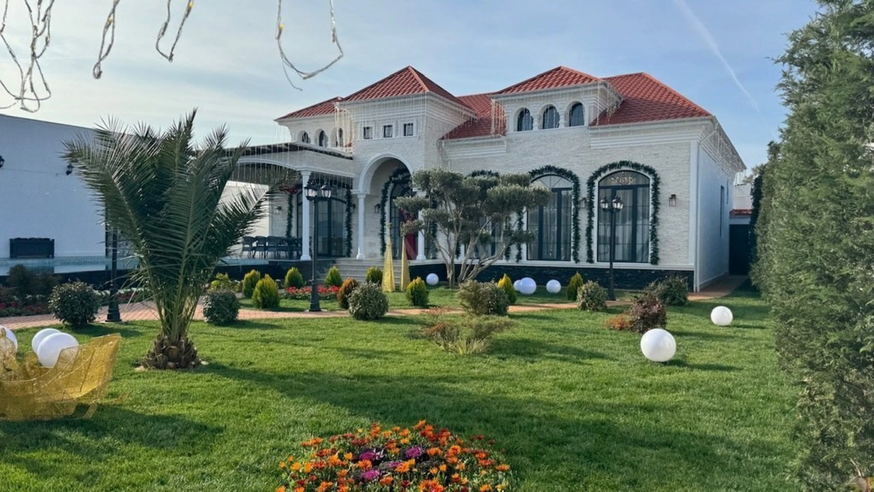 Satılır 5 otaqlı həyət evi 280 m²