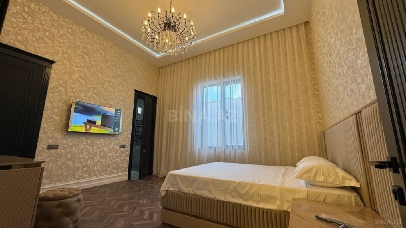 Satılır 5 otaqlı həyət evi 280 m²