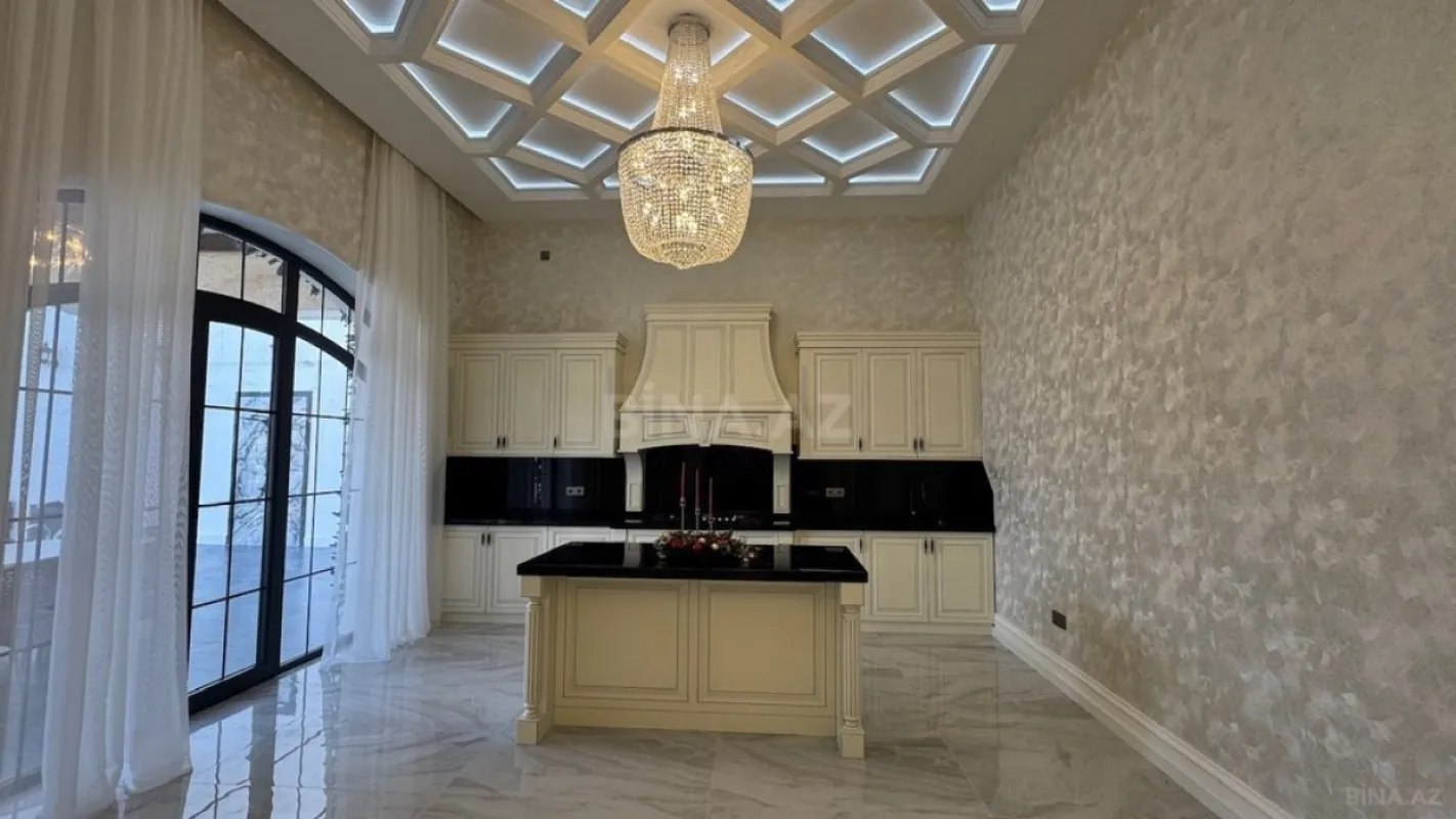 Satılır 5 otaqlı həyət evi 280 m²