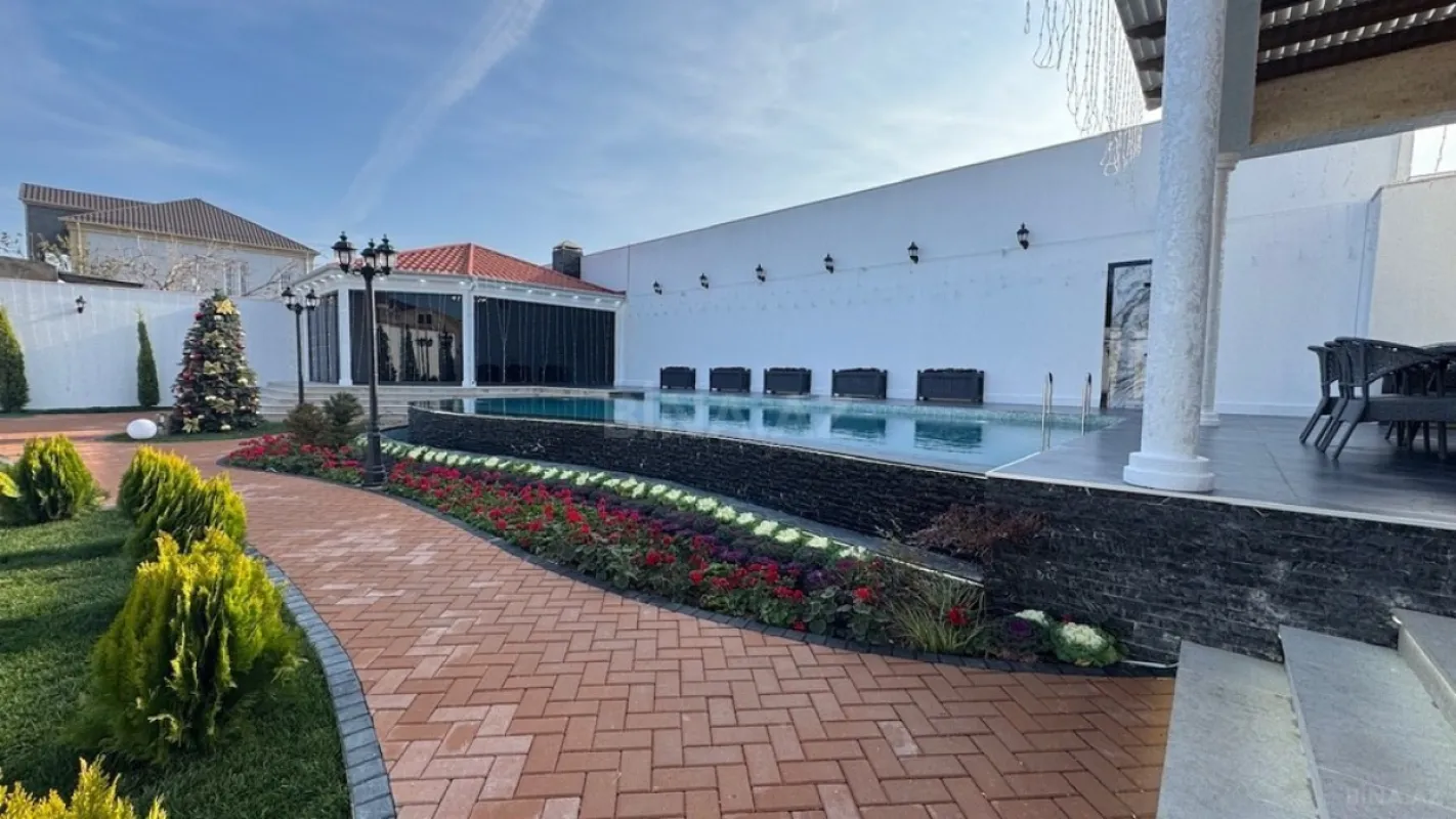 Satılır 5 otaqlı həyət evi 280 m²