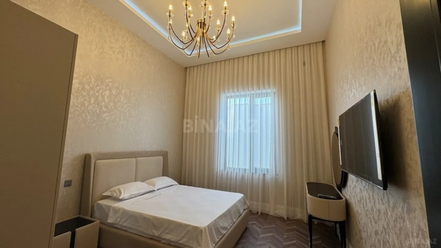 Satılır 5 otaqlı həyət evi 280 m²