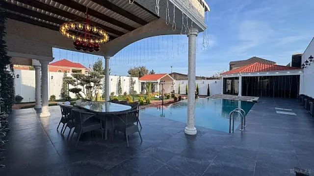 Satılır 5 otaqlı həyət evi 280 m²