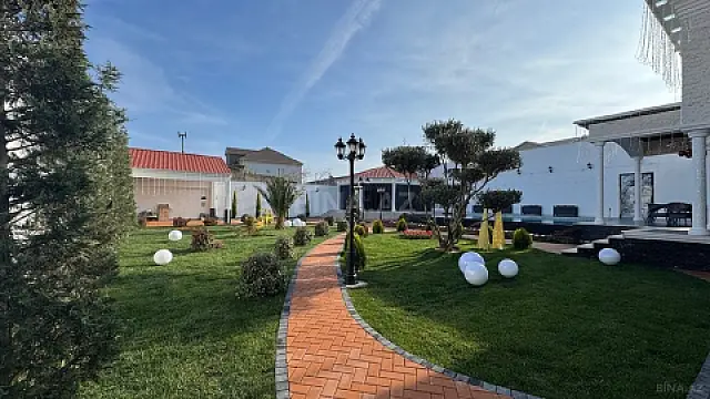 Satılır 5 otaqlı həyət evi 280 m²