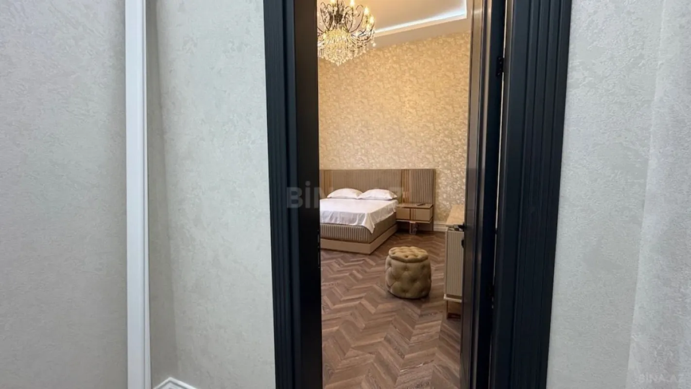 Satılır 5 otaqlı həyət evi 280 m²