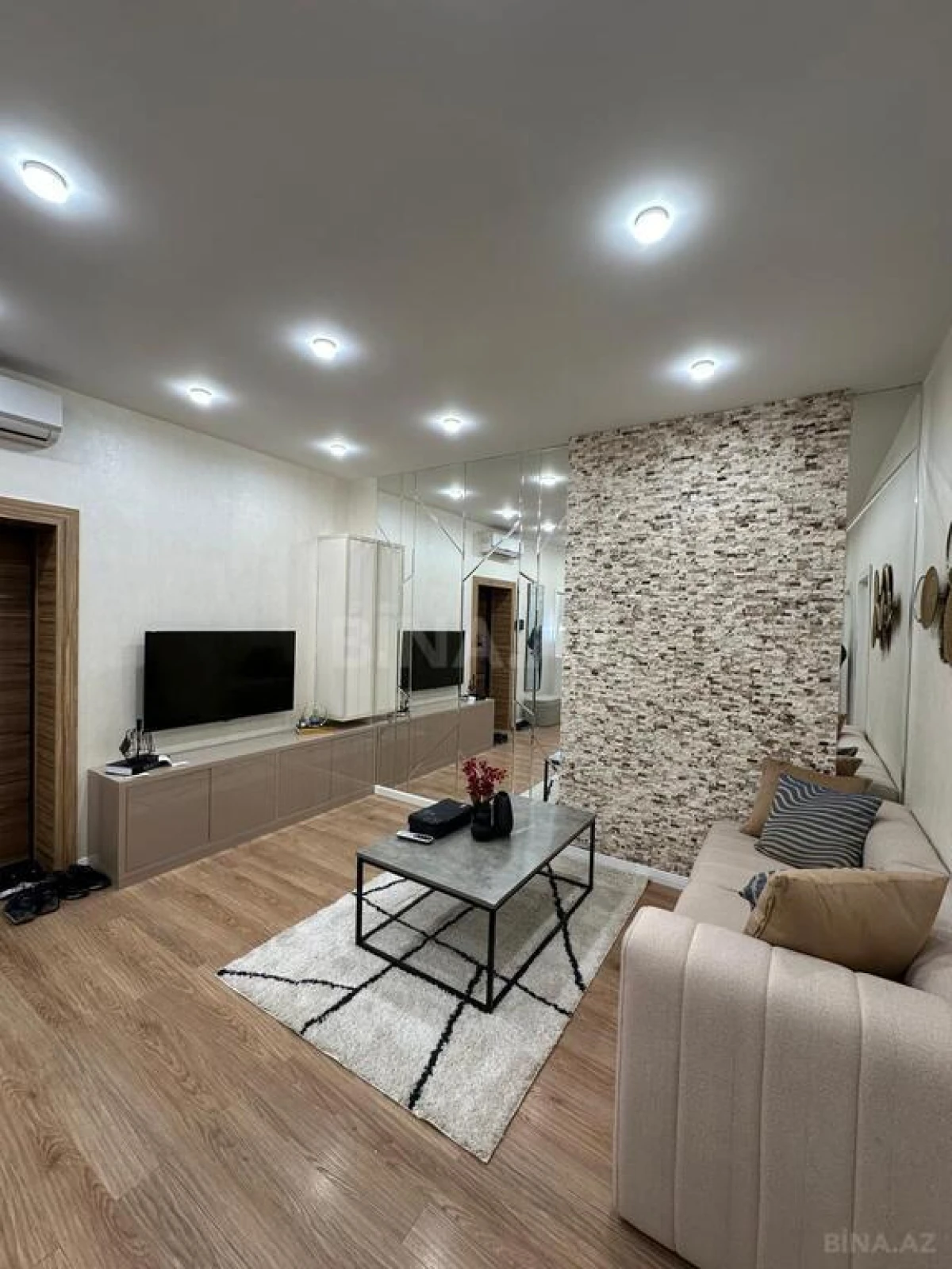 Satılır 3 otaqlı mənzil 90 m²