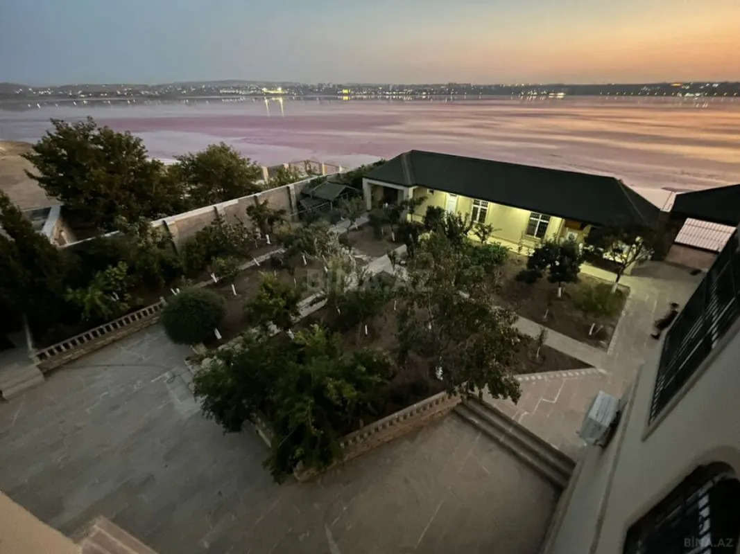 Satılır 8 otaqlı həyət evi 450 m²