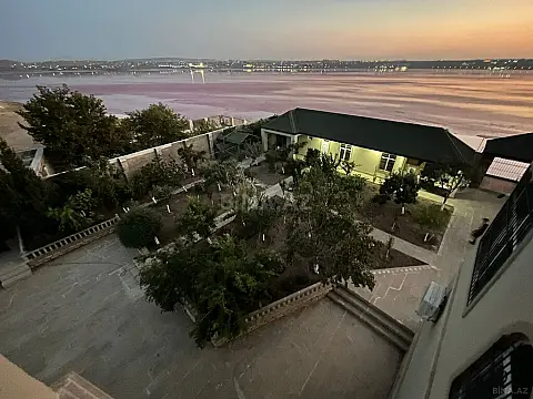 Satılır 8 otaqlı həyət evi 450 m²