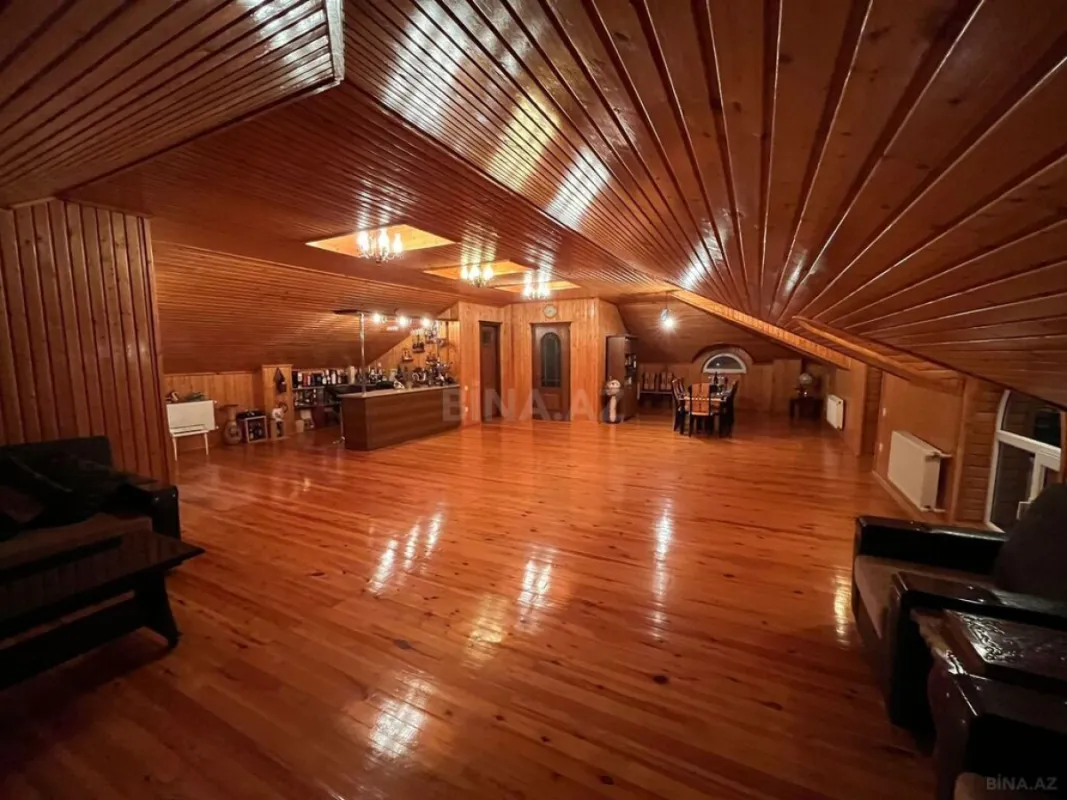 Satılır 8 otaqlı həyət evi 450 m²