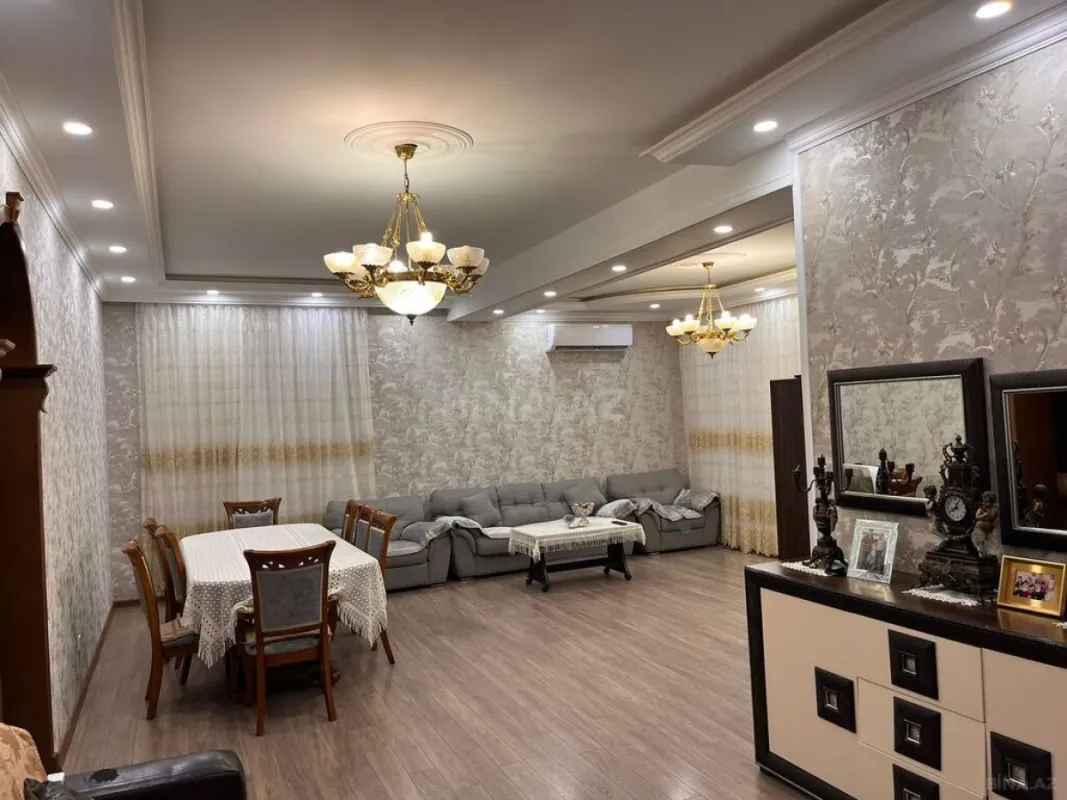 Satılır 8 otaqlı həyət evi 450 m²