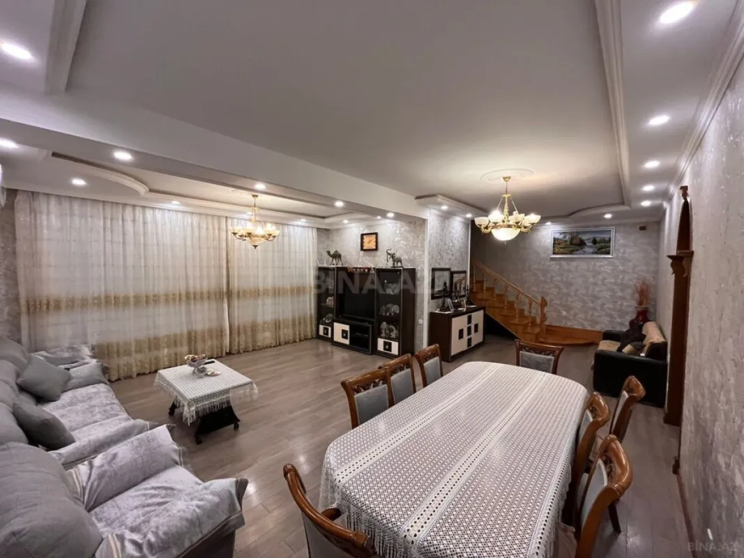 Satılır 8 otaqlı həyət evi 450 m²