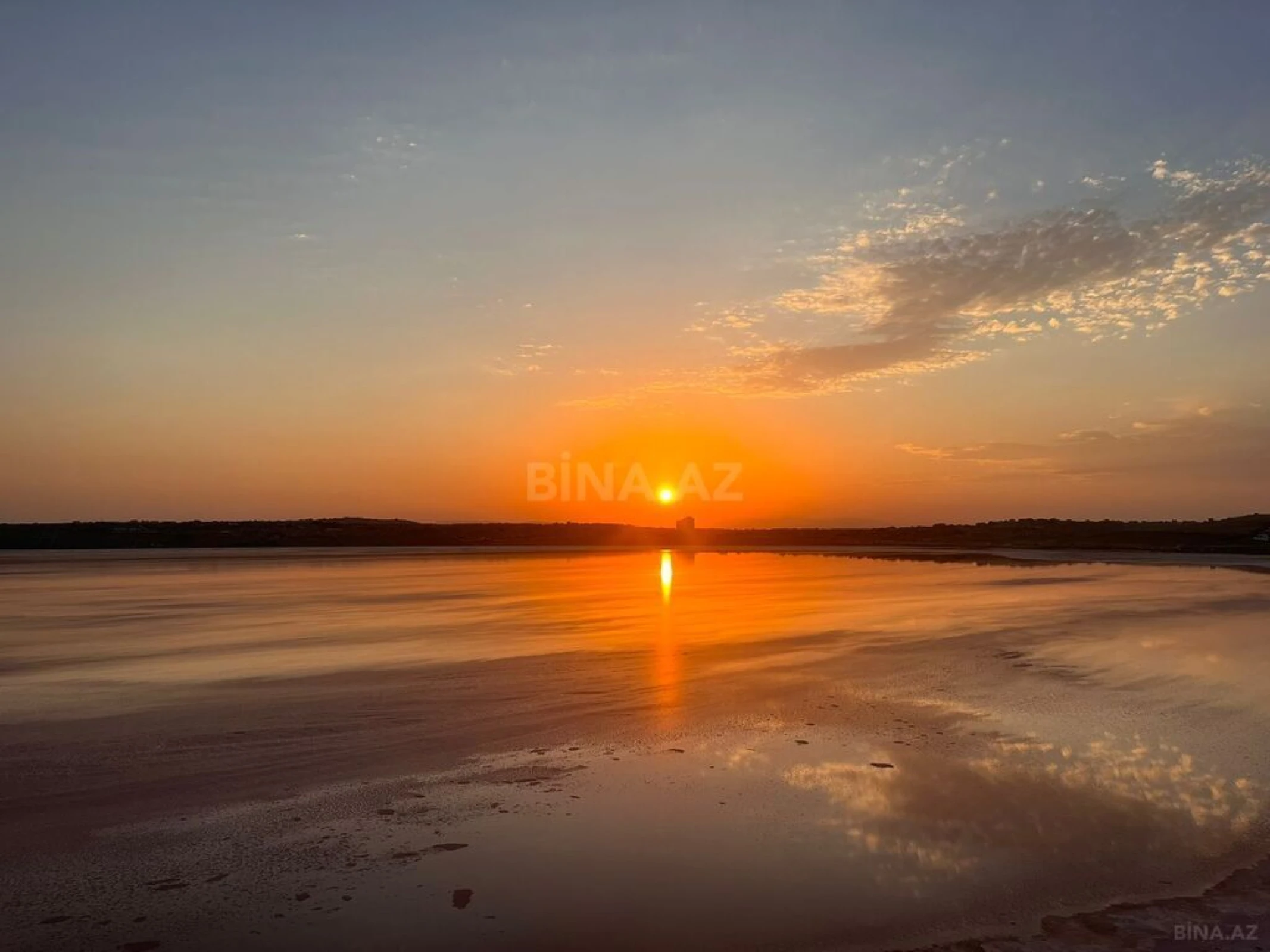 Satılır 8 otaqlı həyət evi 450 m²