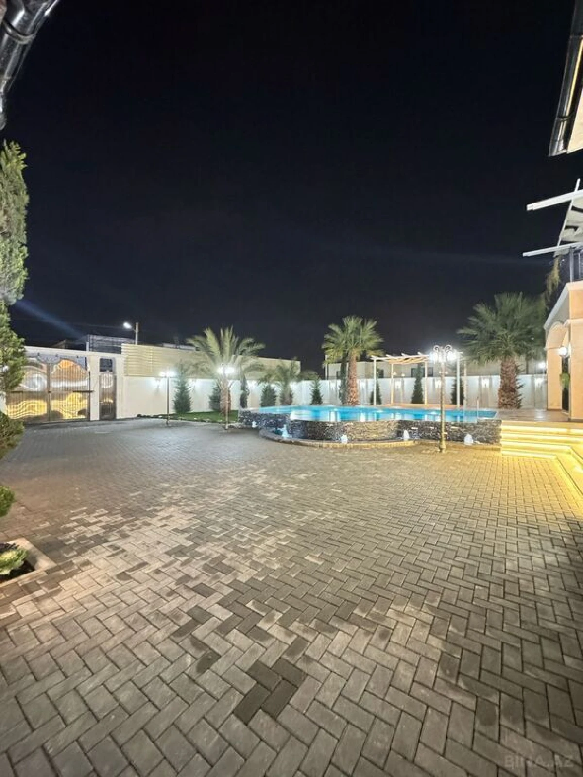 Satılır 7 otaqlı həyət evi 500 m²