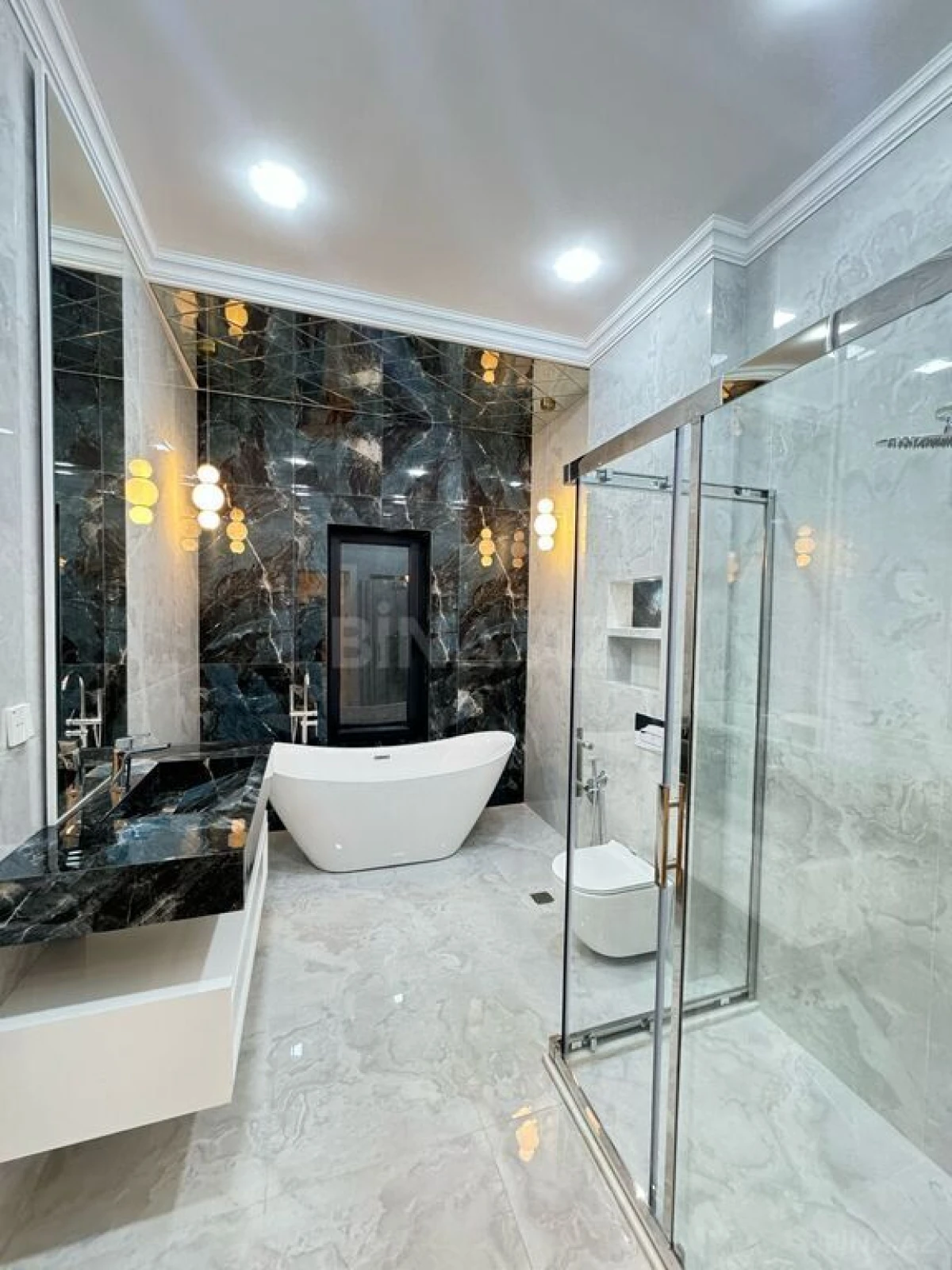 Satılır 7 otaqlı həyət evi 500 m²